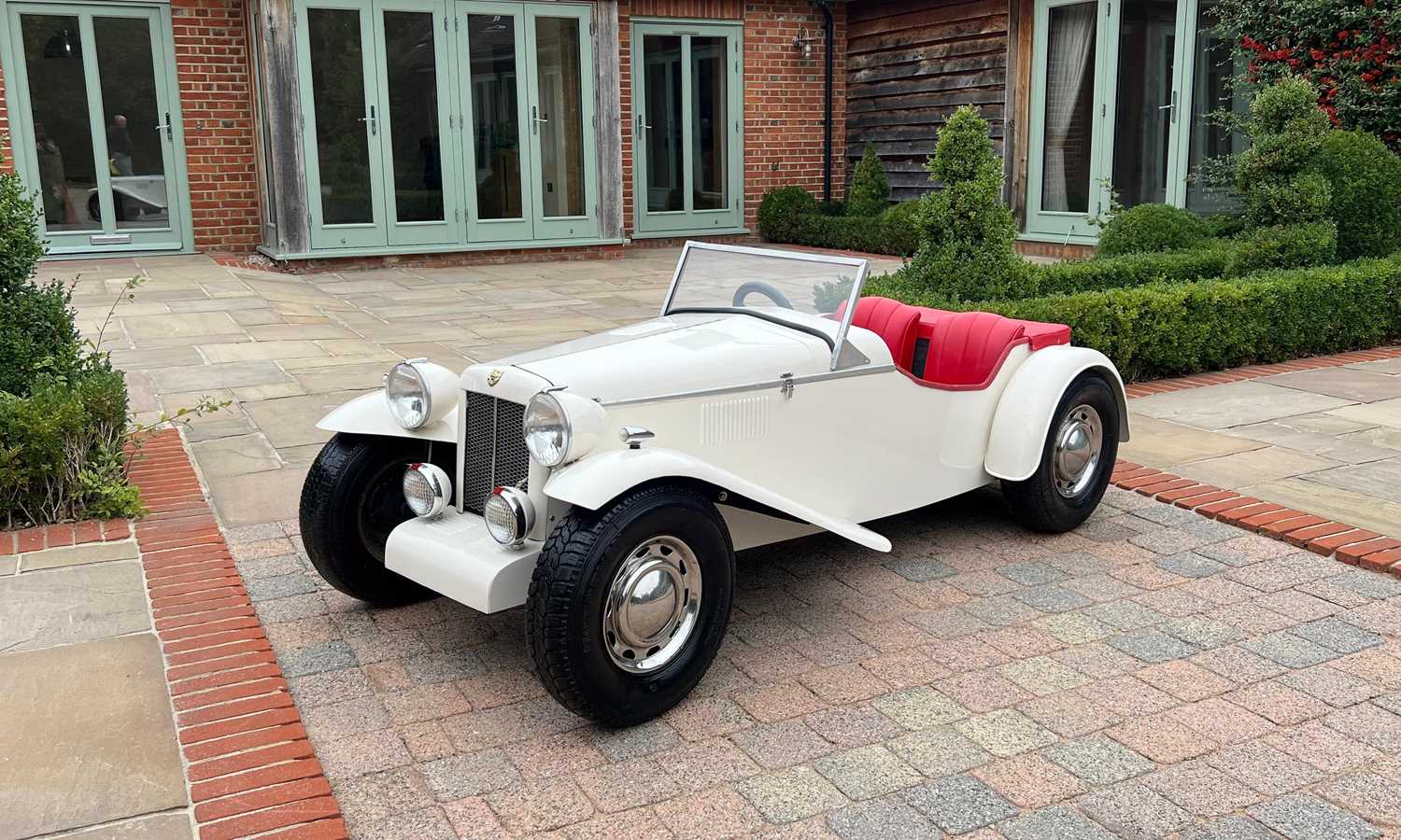 Lot Burlington Dart Child’s 50cc Petrol Driven Car