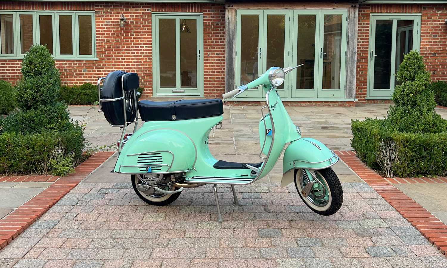 Lot 1961 Piaggio Vespa Douglas