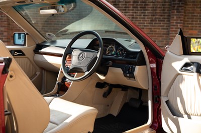 Lot 1994 Mercedes-Benz E220 Cabriolet