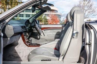Lot 1996 Mercedes-Benz SL500