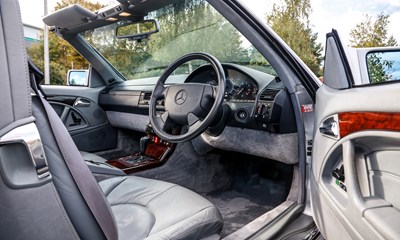 Lot 1996 Mercedes-Benz SL500