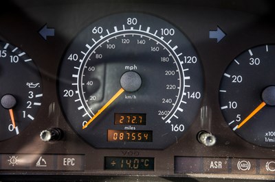 Lot 1996 Mercedes-Benz SL500