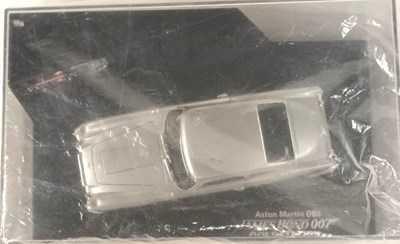 Lot Aston Martin Bond Slot Car