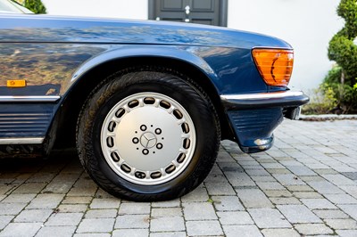Lot 1987 Mercedes-Benz 300 SL
