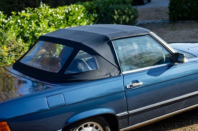 Lot 1987 Mercedes-Benz 300 SL
