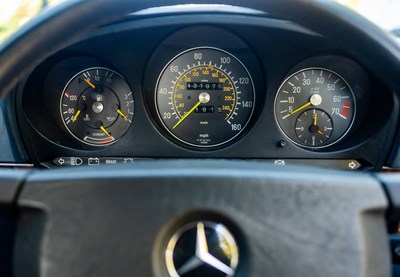 Lot 1987 Mercedes-Benz 300 SL