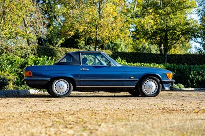 Lot 1987 Mercedes-Benz 300 SL
