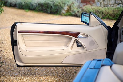 Lot 1996 Mercedes-Benz SL280