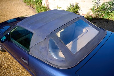 Lot 1996 Mercedes-Benz SL280