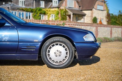 Lot 1996 Mercedes-Benz SL280