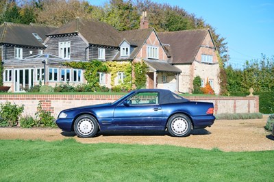 Lot 1996 Mercedes-Benz SL280