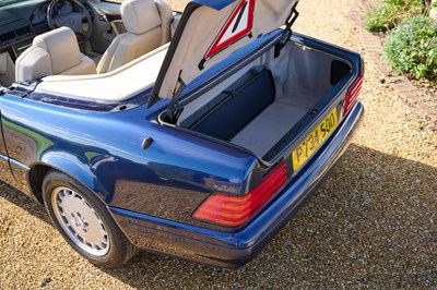 Lot 1996 Mercedes-Benz SL280
