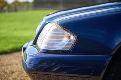 Lot 1996 Mercedes-Benz SL280
