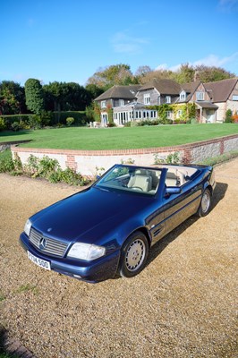 Lot 1996 Mercedes-Benz SL280