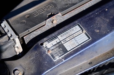 Lot 1996 Mercedes-Benz SL280