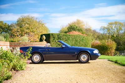 Lot 1996 Mercedes-Benz SL280