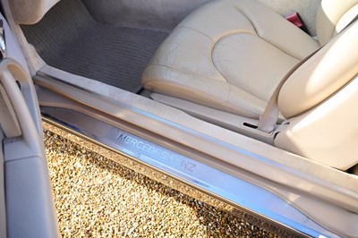 Lot 1996 Mercedes-Benz SL280