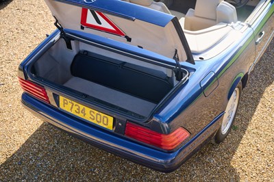 Lot 1996 Mercedes-Benz SL280