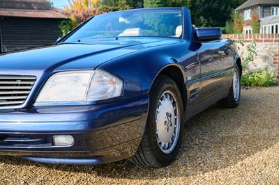 Lot 1996 Mercedes-Benz SL280