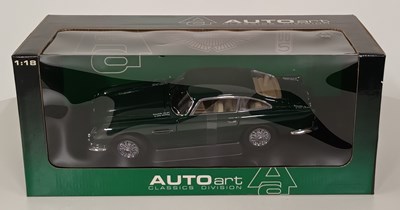 Lot Aston Martin DR5 Model