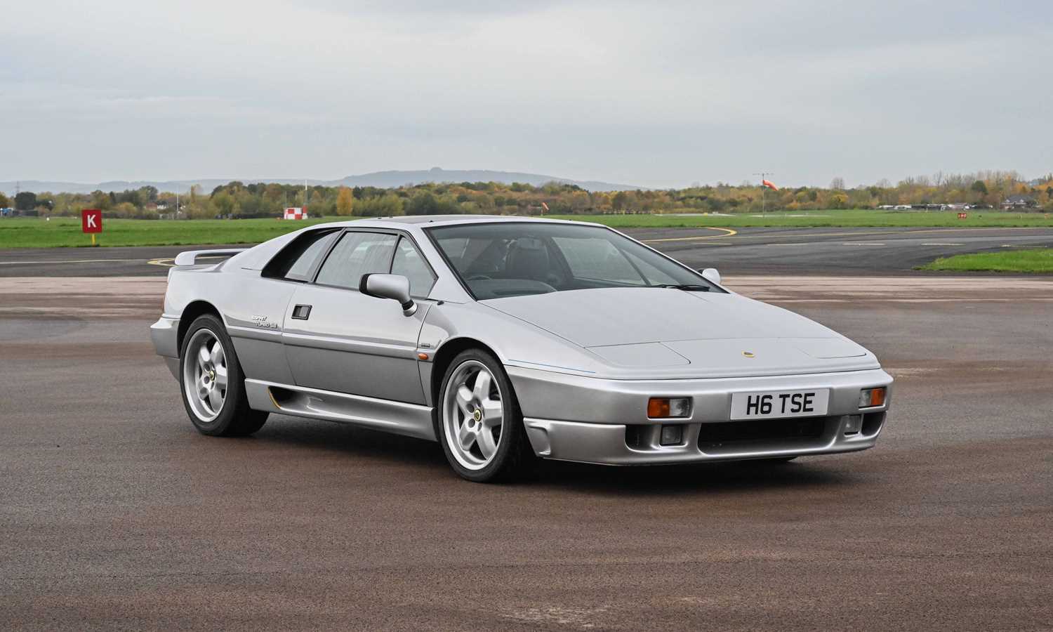 Lot 1990 Lotus Esprit Turbo SE