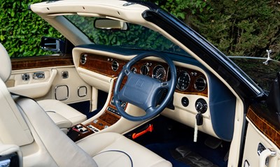 Lot 2001 Rolls-Royce Corniche V