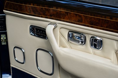 Lot 2001 Rolls-Royce Corniche V