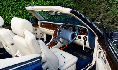 Lot 2001 Rolls-Royce Corniche V