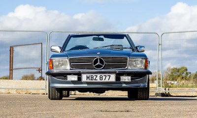 Lot 1987 Mercedes-Benz 300 SL