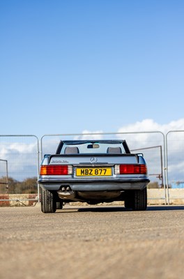 Lot 1987 Mercedes-Benz 300 SL