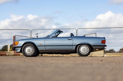Lot 1987 Mercedes-Benz 300 SL