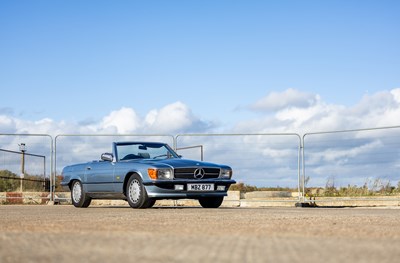 Lot 1987 Mercedes-Benz 300 SL