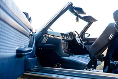 Lot 1987 Mercedes-Benz 300 SL