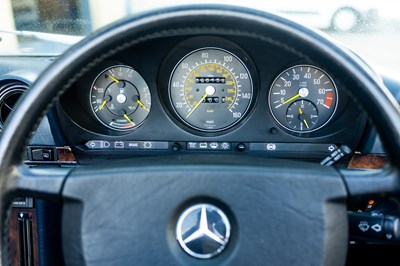 Lot 1987 Mercedes-Benz 300 SL