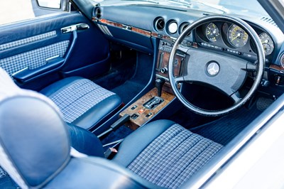 Lot 1987 Mercedes-Benz 300 SL