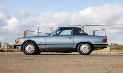 Lot 1987 Mercedes-Benz 300 SL