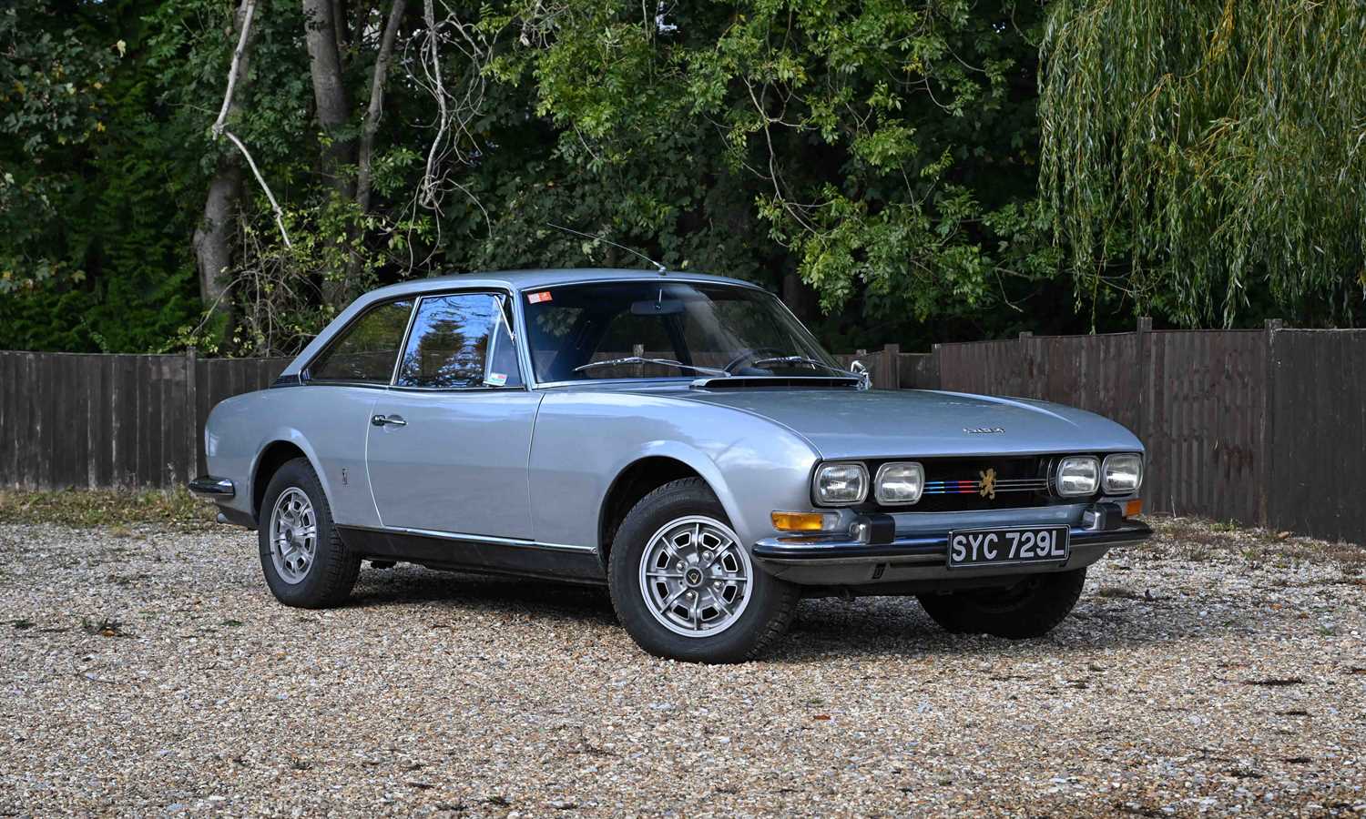 Lot 1973 Peugeot 504 Coupé