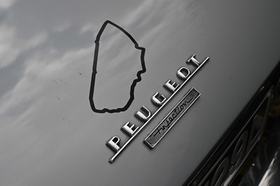 Lot 1973 Peugeot 504 Coupé