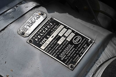 Lot 1973 Peugeot 504 Coupé