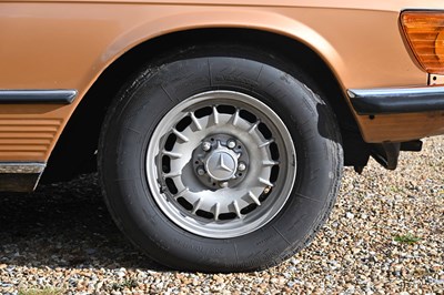 Lot 1972 Mercedes-Benz 350 SLC