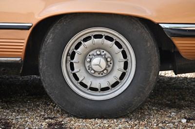 Lot 1972 Mercedes-Benz 350 SLC