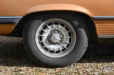 Lot 1972 Mercedes-Benz 350 SLC