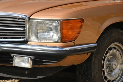 Lot 1972 Mercedes-Benz 350 SLC
