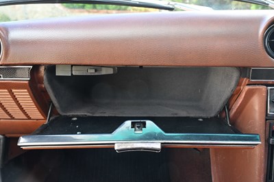 Lot 1972 Mercedes-Benz 350 SLC