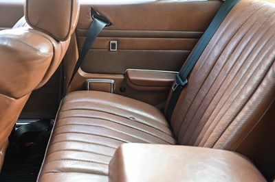 Lot 1972 Mercedes-Benz 350 SLC