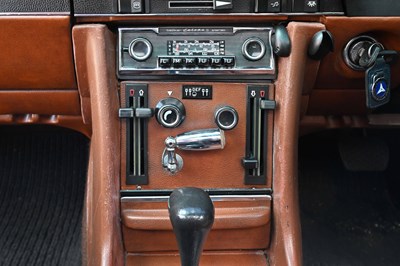 Lot 1972 Mercedes-Benz 350 SLC