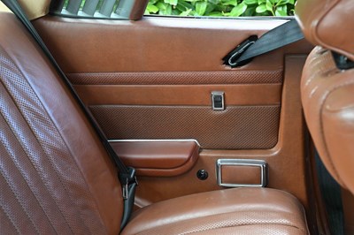 Lot 1972 Mercedes-Benz 350 SLC