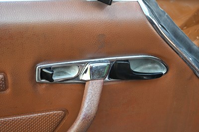 Lot 1972 Mercedes-Benz 350 SLC