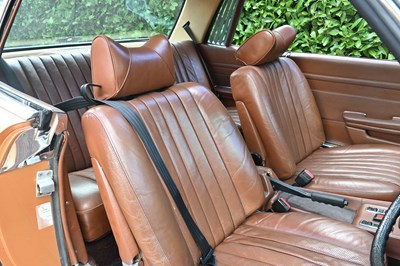 Lot 1972 Mercedes-Benz 350 SLC