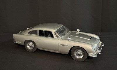 Lot 1 - James Bond Aston Martin DB5 1/8 Scale